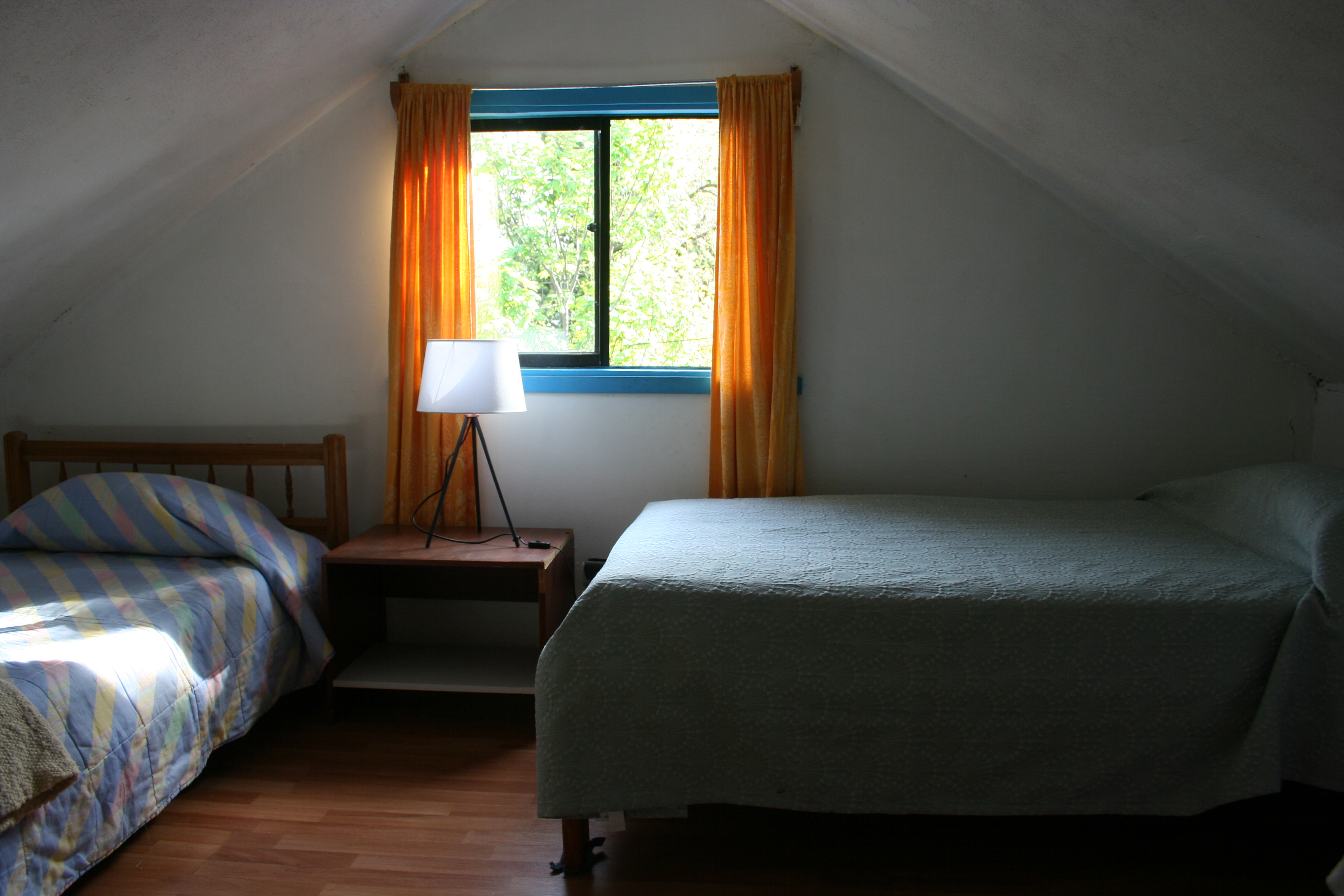 Vistas desde el alojamiento: Laguna de montaña en El Cañi